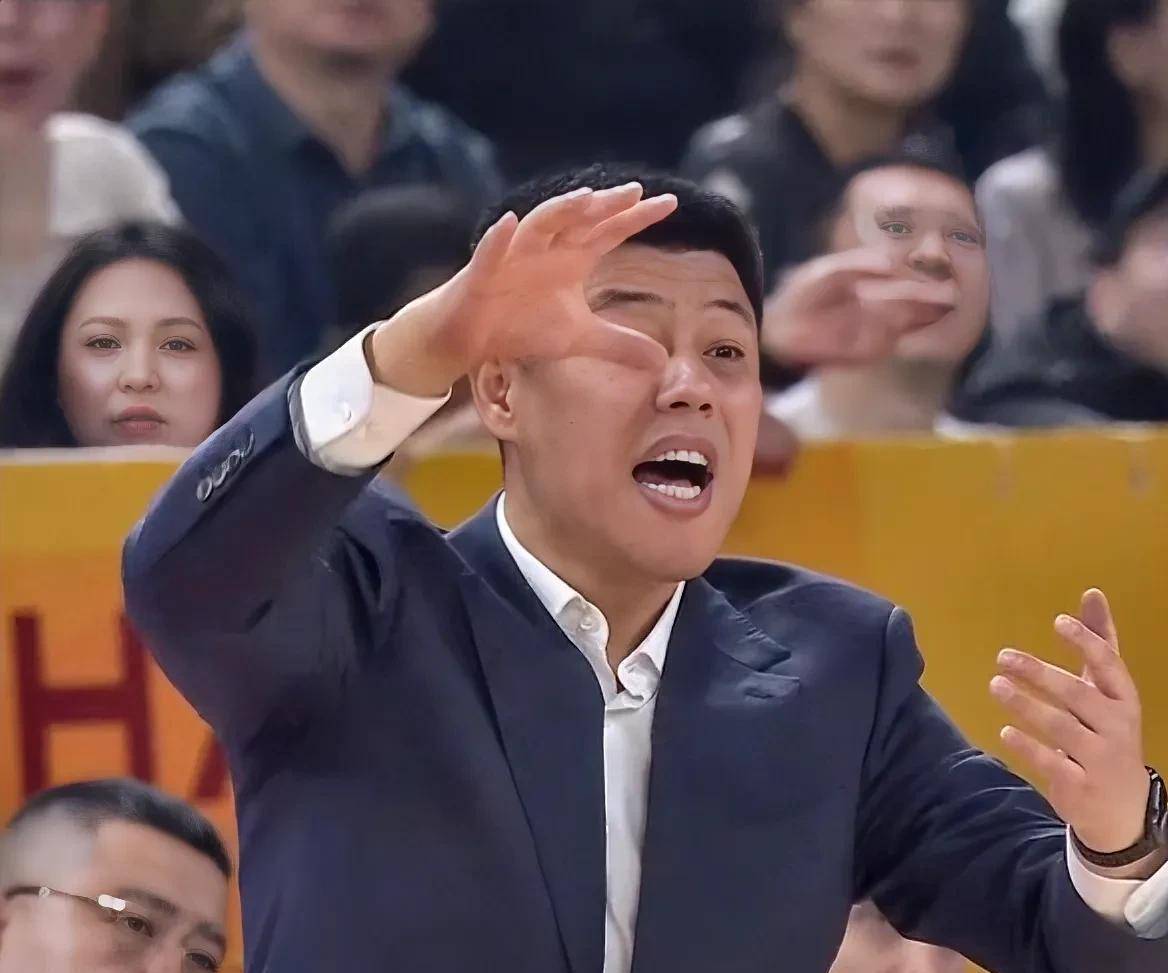 英雄联盟-广厦男篮迎欧篮联关键赛；关键时刻止住颓势；气氛紧张；细节决定成败的简单介绍